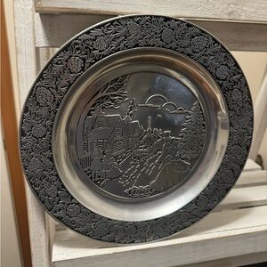 Wilton Christmas 1978 wall hanging plate